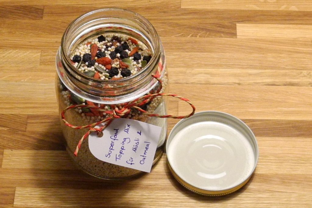 Last Minute DIY Christmas Gift – Superfood Topping for Muesli or Oatmeal
